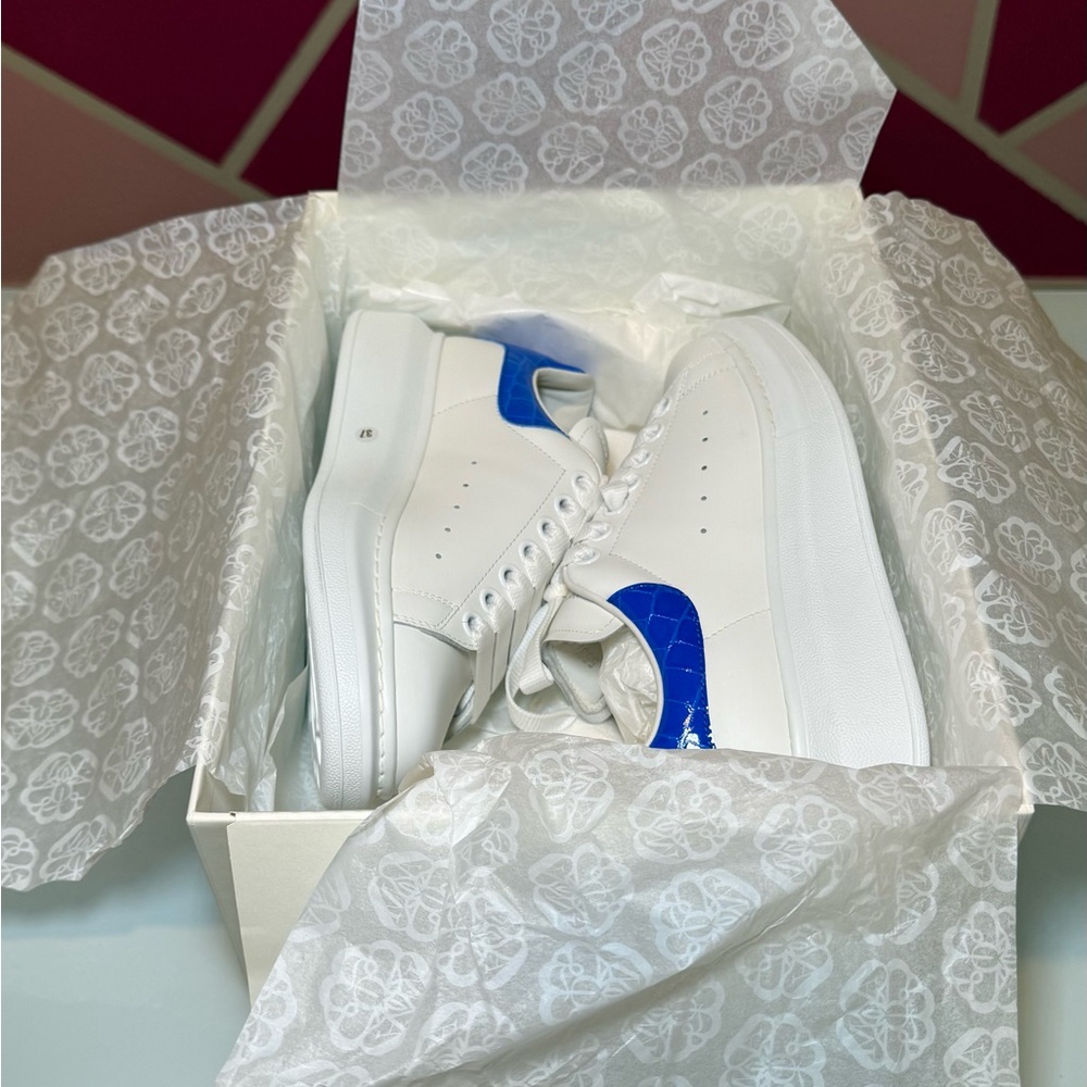 Alexander McQueen Women Oversized Sneakers - White and Blue - Picture 2 of 4